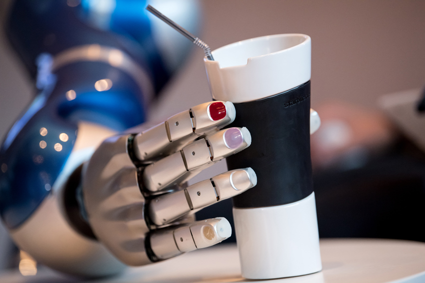 Experten fordern klare Regeln für Roboter in der Pflege